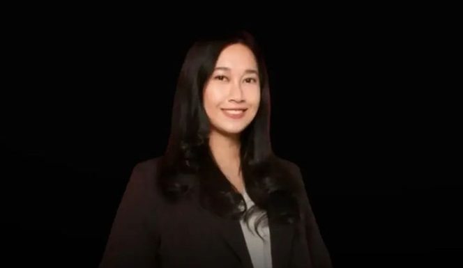 
					Yasmin Nur Perempuan Yang Buat Heboh Media Sosial