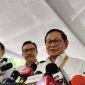 Gubernur Jakarta Pramono Anung dan Wali Kota Yogyakarta Hasto Wardoyo tiba di kompleks Akmil, Magelang untuk mengikuti retreat, Senin (24/2/2025) Foto: Arfiansyah Panji Purnandaru/kumparan