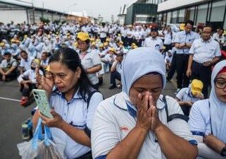 Pemicu tutupnya pabrik-pabrik ini akibat berbagai tantangan ekonomi, mulai dari penurunan permintaan pasar hingga meningkatnya biaya produksi. (Foto: ANTARA FOTO /MOHAMMAD AYUDHA)